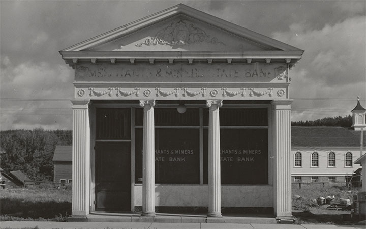 Closed bank, northern Minnesota town